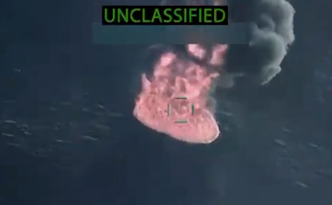 El Departamento de Guerra llevó a cabo tres ataques cinéticos letales contra cuatro embarcaciones operadas por Organizaciones Terroristas Designadas (OTD). Foto: Captura de pantalla de Twitter @SecWar