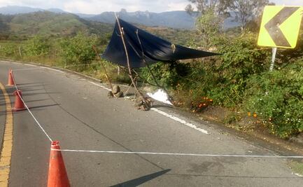 Localizan cadáver de hombre en una carretera de Edomex