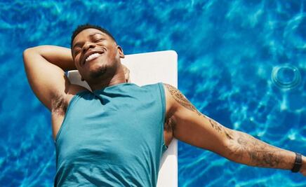 John Boyega le dice que no a ser el nuevo James Bond negro y a las citas con mujeres blancas 