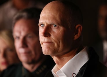 Urge gobernador de Florida a una "verdadera conversación" sobre armas