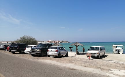Tras reapertura, visitantes abarrotan y hasta hacen filas para ir a playas en La Paz