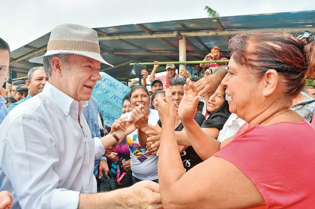 El presidente colombiano, Juan Manuel Santos, ayer durante un evento en la localidad de LaPalma, en el departamento de Cundinamarca, Colombi (AFP)