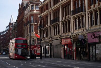 El Reino Unido extiende tres semanas el confinamiento