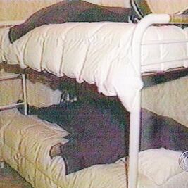 Del aislamiento al suicidio colectivo