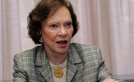 Por la muerte de Rosalynn Carter, exprimera dama, banderas de EU ondearán a media asta
