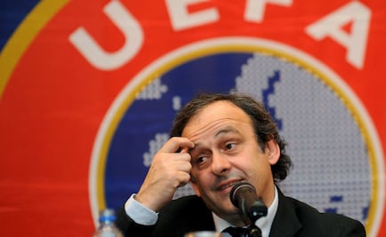 Platini critica el "freno deliberado y cínico" a su candidatura