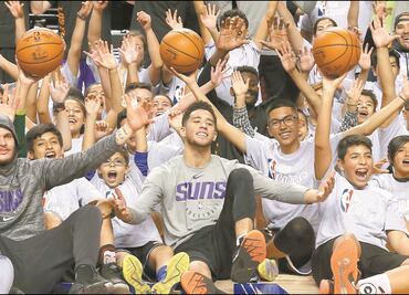Booker espera dar la batalla con los Suns