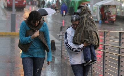 Prevén domingo con lluvia y actividad eléctrica en Valle de México