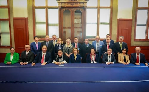 Yasmín Esquivel recibe en la Corte al Consejo Nacional de Abogacía; encabeza Consejo de Honor