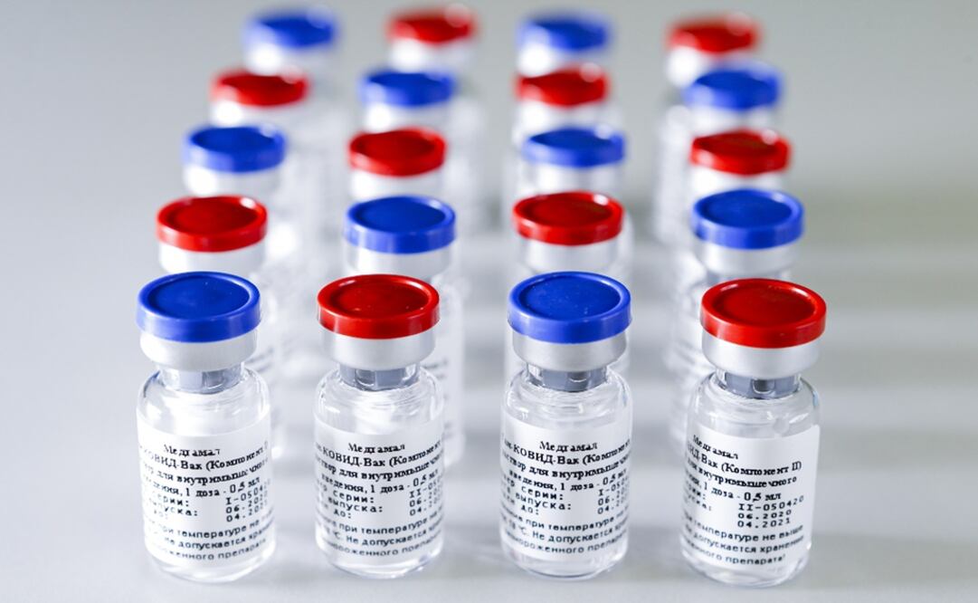 A new vaccine is on display at the Nikolai Gamaleya National Center of Epidemiology and Microbiology in Moscow, Russia – Photo: Alexander Zemlianichenko Jr/ Russian Direct Investment Fund via AP