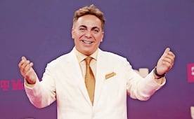 Cristian Castro obtiene su certificado de preparatoria, además confesó que está enamorado 