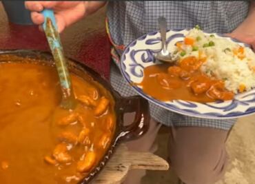 Esta cuaresma prepara el mole de camarón de Doña Ángela