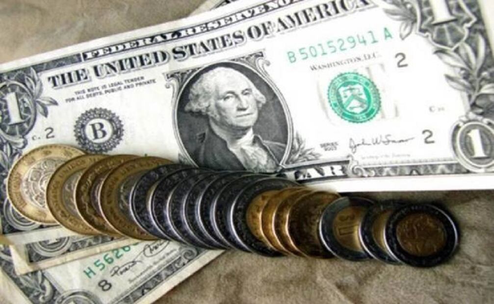 La divisa mexicana en los mercados internacionales abre en 18.41 pesos por dólar, lo que significa una apreciación de 0.19% . Foto: Archivo