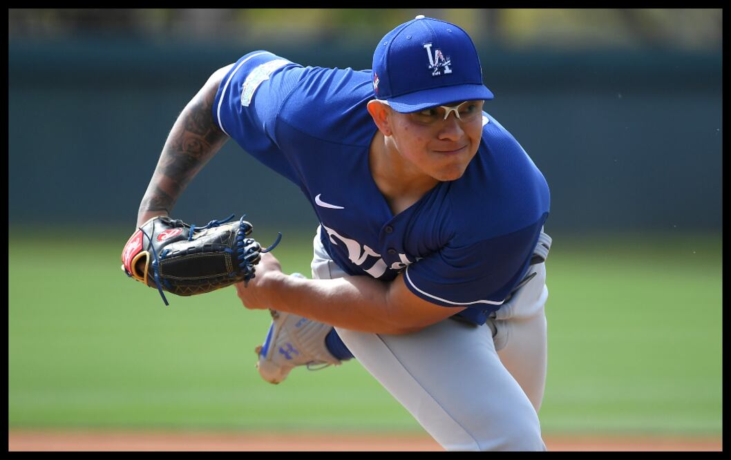 El pitcher mexicano Julio Urías fue designado como el cuarto abridor en la rotación de los Dodgers (USA Sports Today)