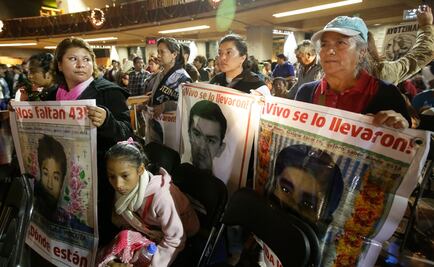 Parents of the Ayotzinapa students reiterate request to see the Pope