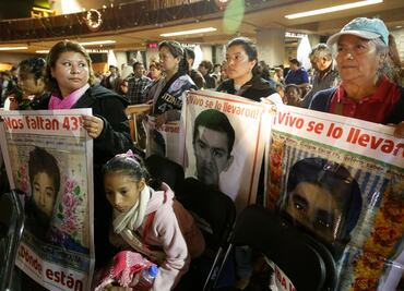 Parents of the Ayotzinapa students reiterate request to see the Pope