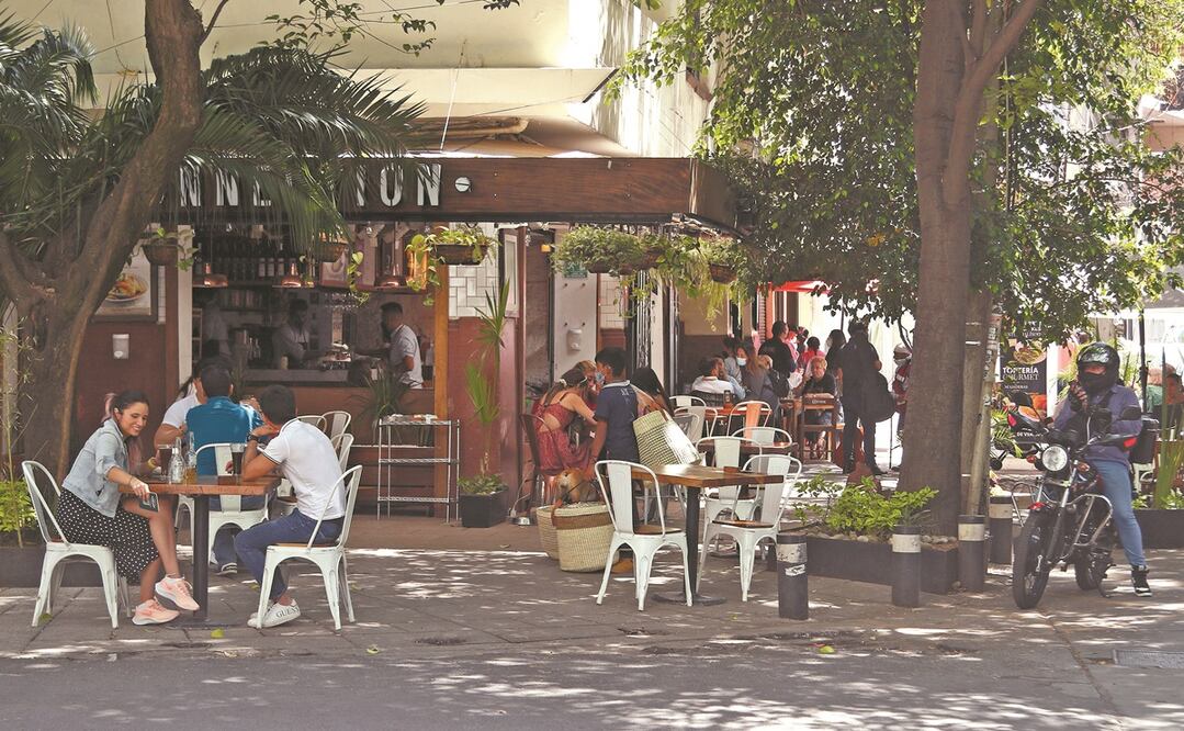 De acuerdo con el informe de la Secretaría de Finanzas, el Gobierno capitalino ha ejercido 641.8 millones de pesos en el rubro de apoyos directos a población y empresas por la caída de ingresos. Foto: ARCHIVO EL UNIVERSAL