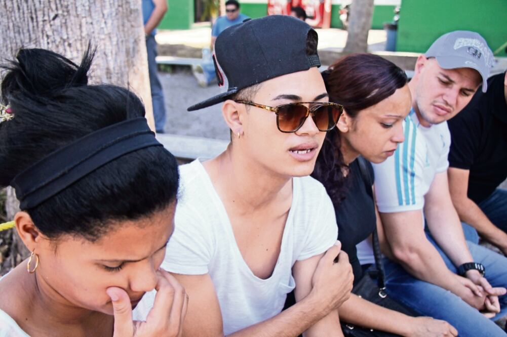 Familiares de los cubanos denuncian que agentes migratorios actúan en complicidad con miembros del crimen organizado para extorsionar a sus parientes. (MARÍA DE JESÚS PETERS. EL UNIVERSAL)