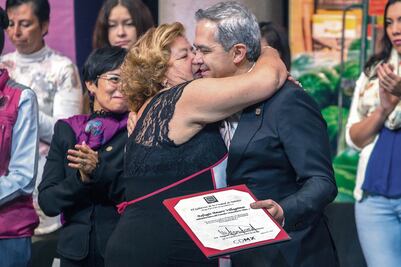 Propone Mancera crear secretaría de la mujer 