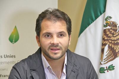 Gobierno analiza bajar costo de verificación: Semarnat