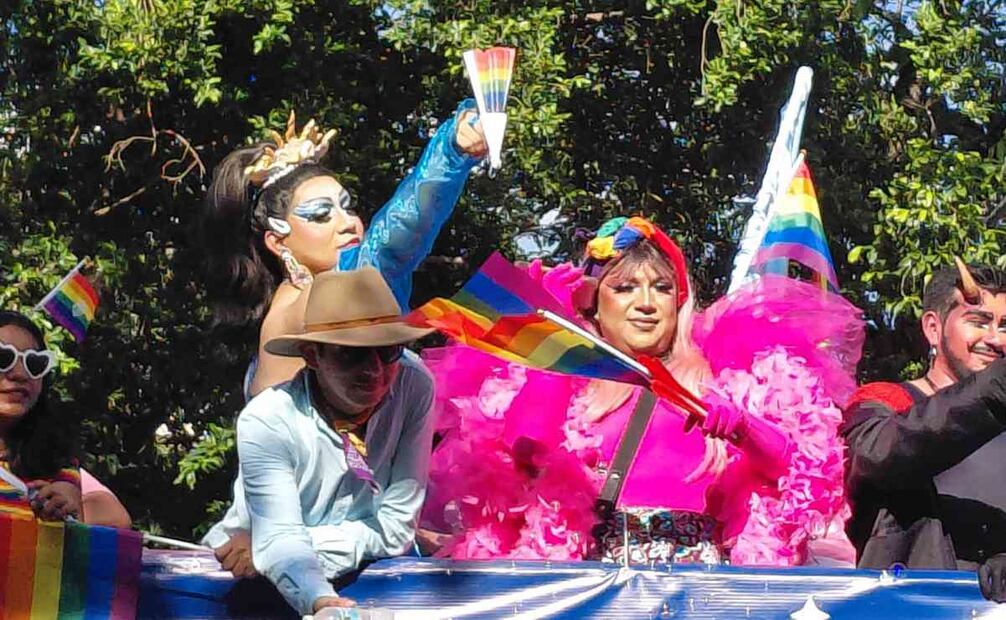 Pie de foto.- La marcha por la diversidad sexual en Yucatán, reunió a cientos de personas. Foto: Especial.