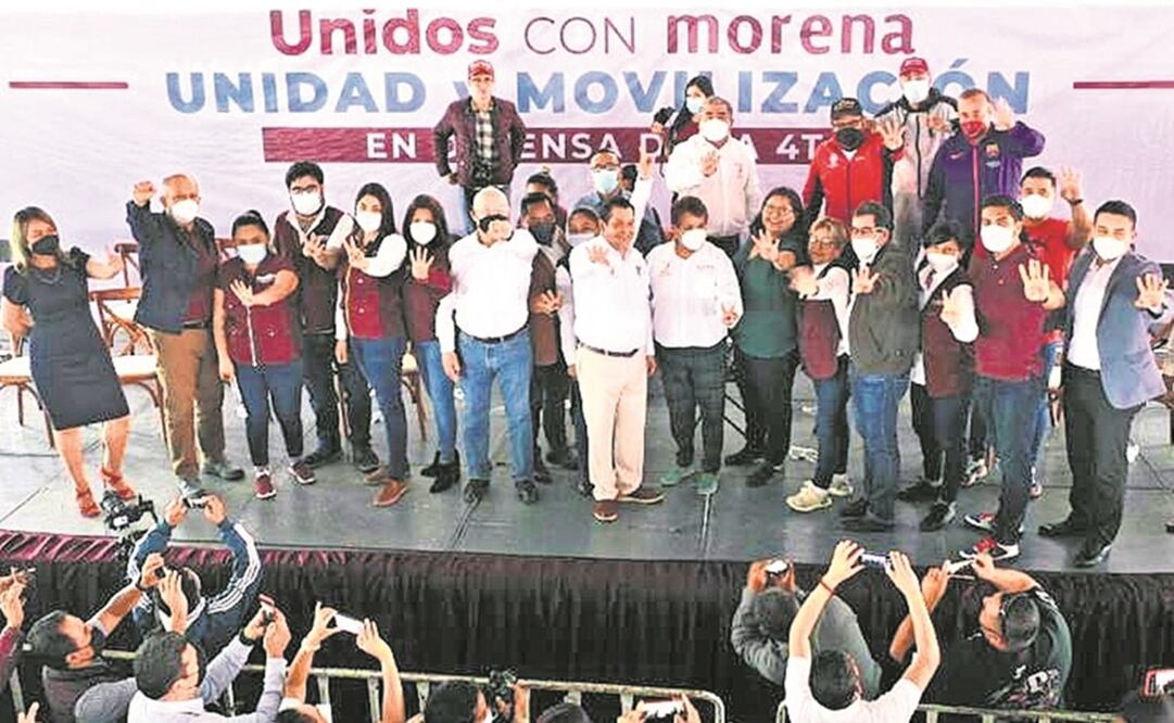 En la explanada del municipio de Neza, diputados, senadores y dirigentes de Morena hicieron un llamado a defender la reforma energética. Foto: Tomada de Twitter