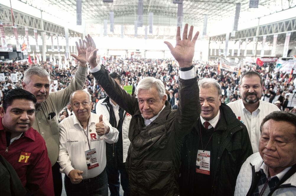 Andrés Manuel López Obrador, precandidato presidencial de Juntos Haremos Historia, convocó a la construcción de un acuerdo para mejorar la educación. (GERMÁN ESPINOSA. EL UNIVERSAL)