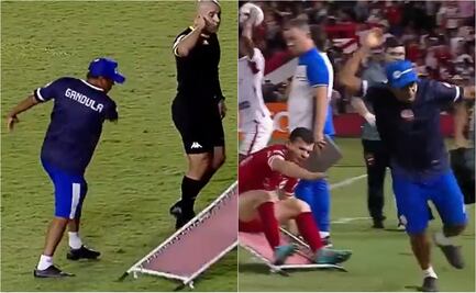 VIDEO: Camillero en Brasil entró al campo para reclamar al árbitro y a tirar a su paciente