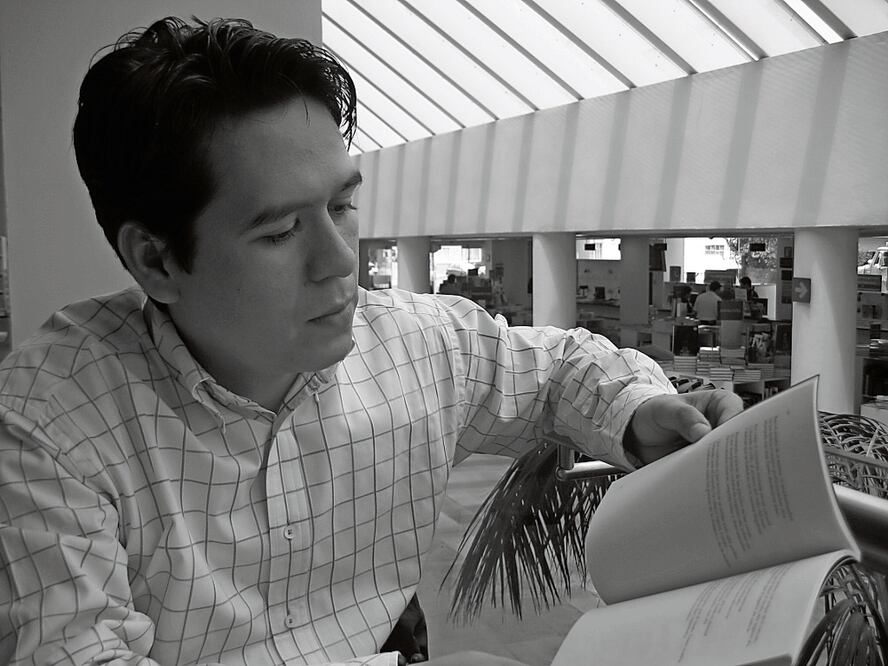 Mijail Lamas también ha publicado Trevas. Canción del navegante de sí mismo. Vía FB