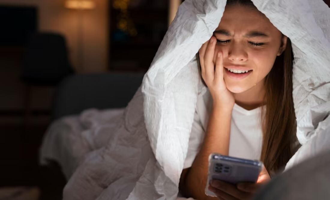 Las pantallas tienen una influencia negativa a la hora de dormir. Fuente: Freepik