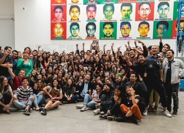 Ai Weiwei convive con jóvenes en el MUAC