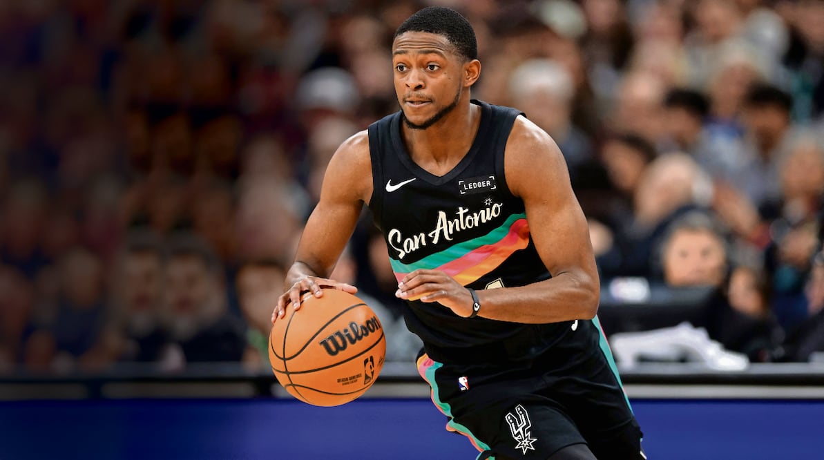 De’Aaron Fox es de sus mejores jugadores. Foto: de KENNETH RICHMOND. AFP