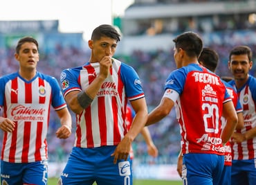 Alan Pulido cerca de su mejor marca goleadora