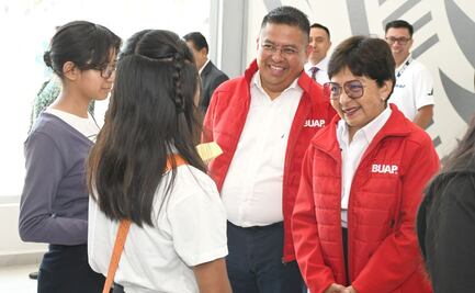 BUAP inicia inscripciones para 10 mil alumnos de nivel medio superior; rectora supervisa trámites