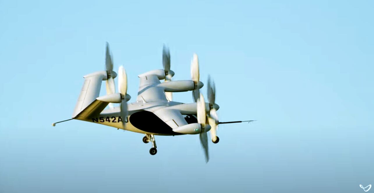La compañía ha construido 2 prototipos de taxis aéreos comerciales, pero ahora ya tiene luz verde para operarlos / Foto: YouTube Joby Aviation