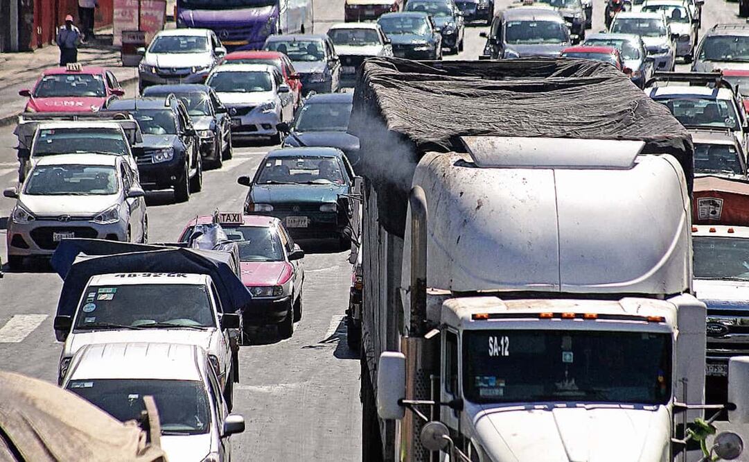 Autos con engomado rosa no circulan este martes 11 de mayo