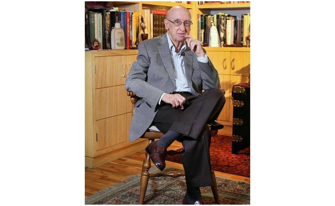 José Pascual Buxó. Foto: Tomada de la Biblioteca Miguel de Cervantes 