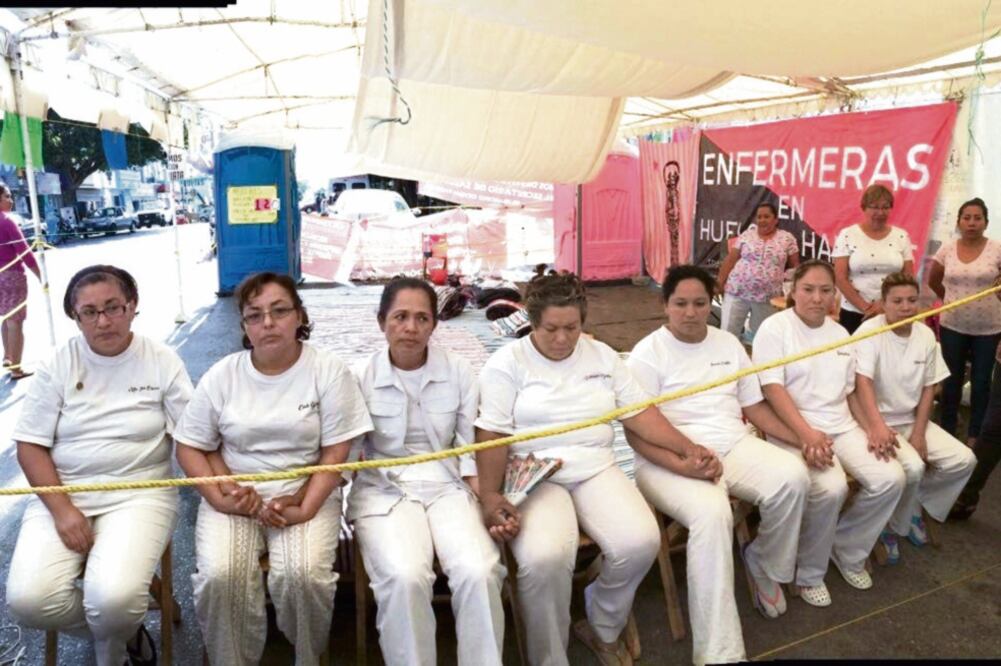 Las enfermeras responsabilizaron al secretario de Salud, Francisco Ortega Farrera, de las agresiones que puedan sufrir. (FREDY MARTÍN. EL UNIVERSAL)