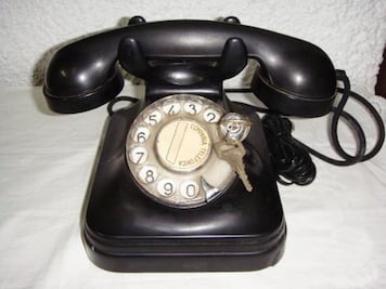 Antes se ponían candados a los teléfonos fijos