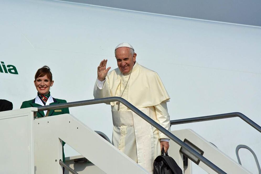 Francisco será recibido en una ceremonia de bienvenida en la que pronunciará su primer discurso de su gira por América Latina. Foto: EFE