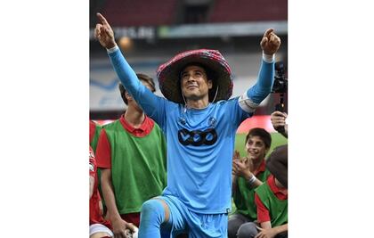 Memo Ochoa, el "Crack del año" en los KCA de Nickelodeon