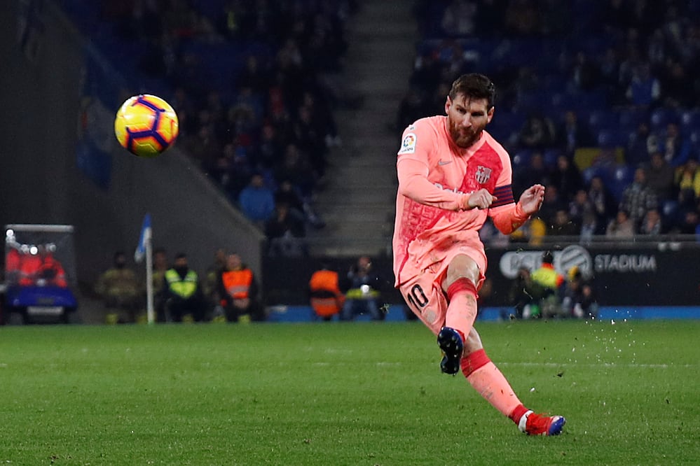 Messi anota dos golazos en la victoria del Barcelona - Reuters