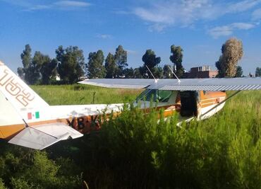 Avioneta aterriza de emergencia en Cholula, Puebla