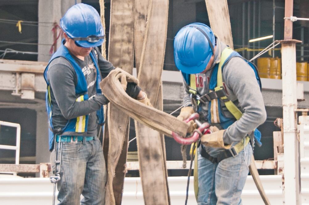 Incremento. Los trabajadores de la construcción fueron los que obtuvieron un aumento promedio más alto: 6.6%. (ARCHIVO EL UNIVERSAL)