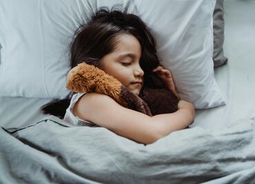 ¿Cómo hacer que tu hijo empiece a dormir solo, según Harvard?