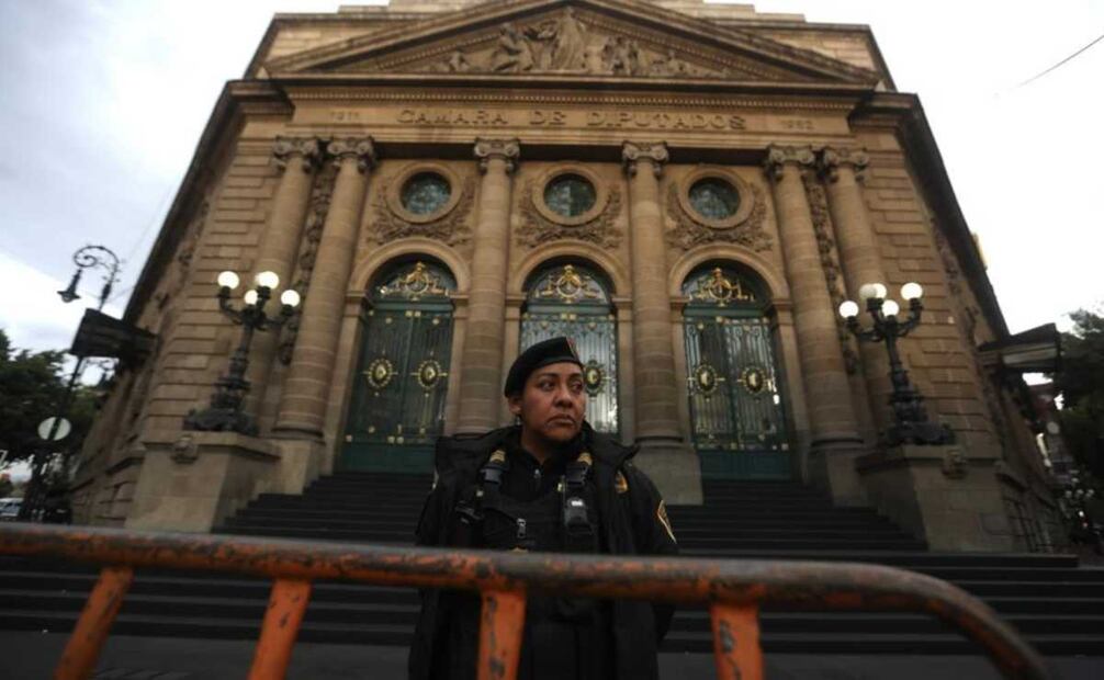 Cerco en el Congreso de la Ciudad de México para votar mañana en sobre la ratificación de la fiscal General de Justicia, Ernestina Godoy. Foto: Francisco Rodríguez. EL UNIVERSAL