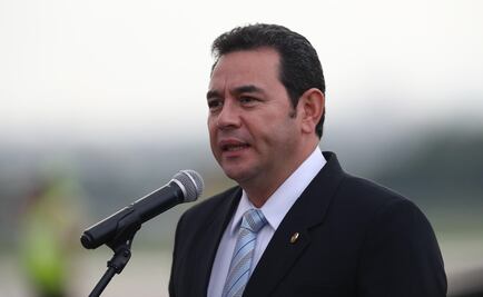 Piden desaforar a presidente de Guatemala por la compra de aviones argentinos