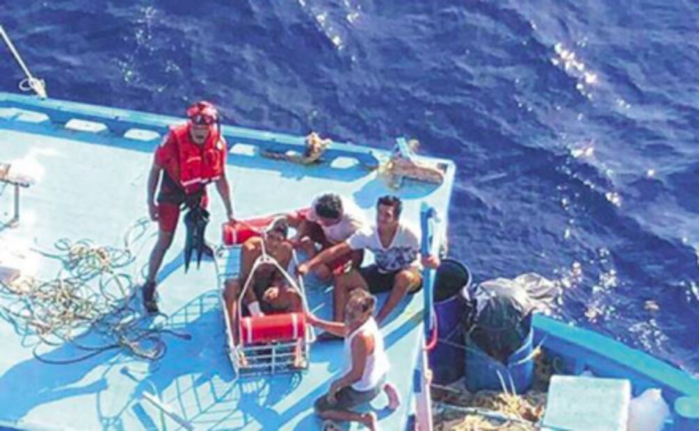 Marina rescata a pescador herido en alta mar en Yucatán