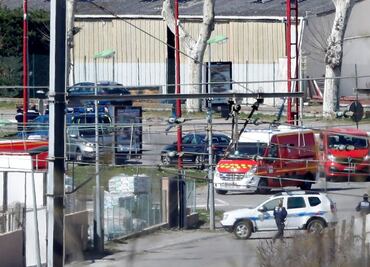 Abaten a sujeto que tomó rehenes en supermercado en Francia