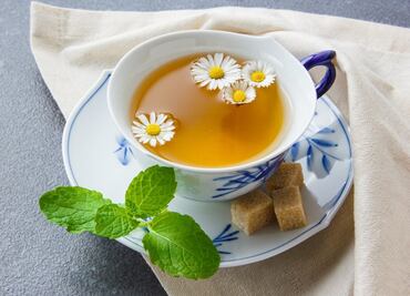 La poderosa infusión con una planta que ayuda a cortar la gripa